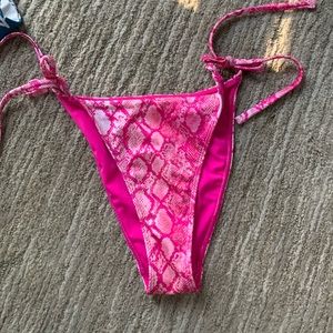 Kendall & Kylie swimsuit bottoms